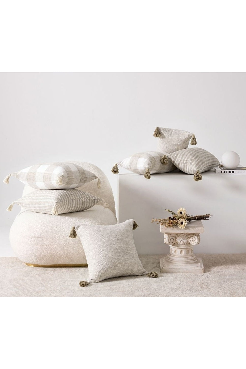 Lisslune | White Tassel Cushion Cover