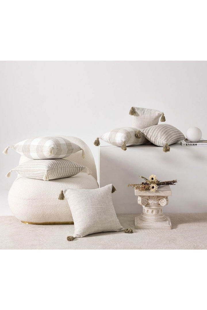 Lisslune | White Tassel Cushion Cover