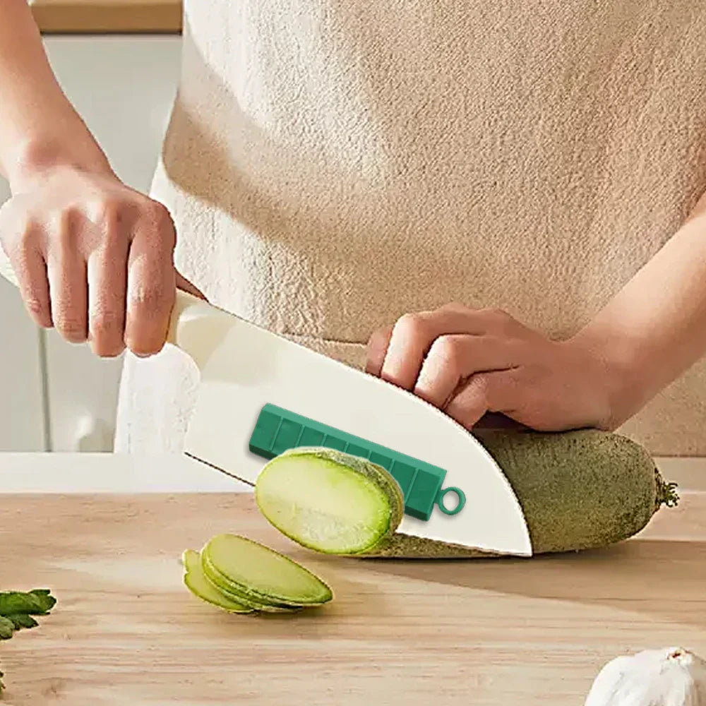 Lisslune | Non-Stick Cutting Aid for the Kitchen 2-Pack
