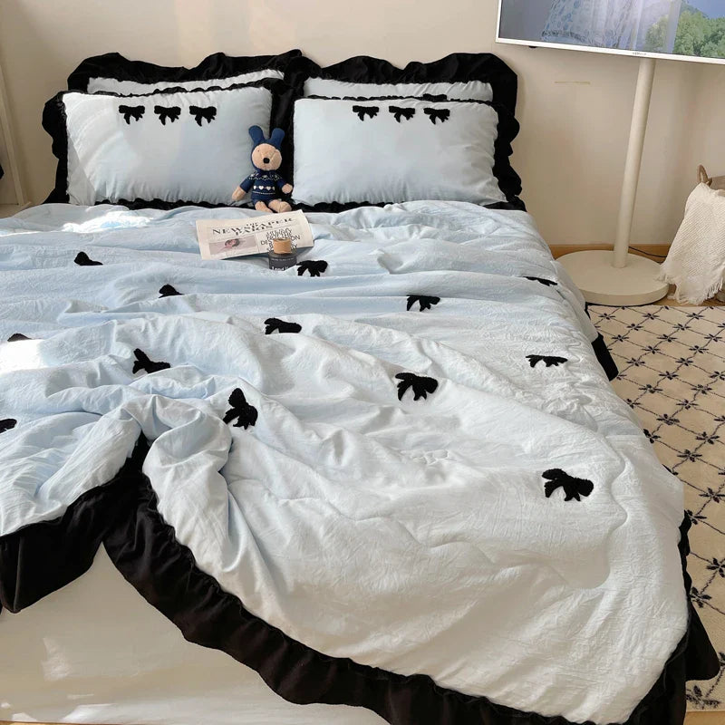 Lisslune | Einfarbige Klimaanlage Quilt Schwarze Schmetterlingsstickerei Einzelne Königin Bettwäsche Einfaches Rüschendesign Mädchen Kinder Quilt