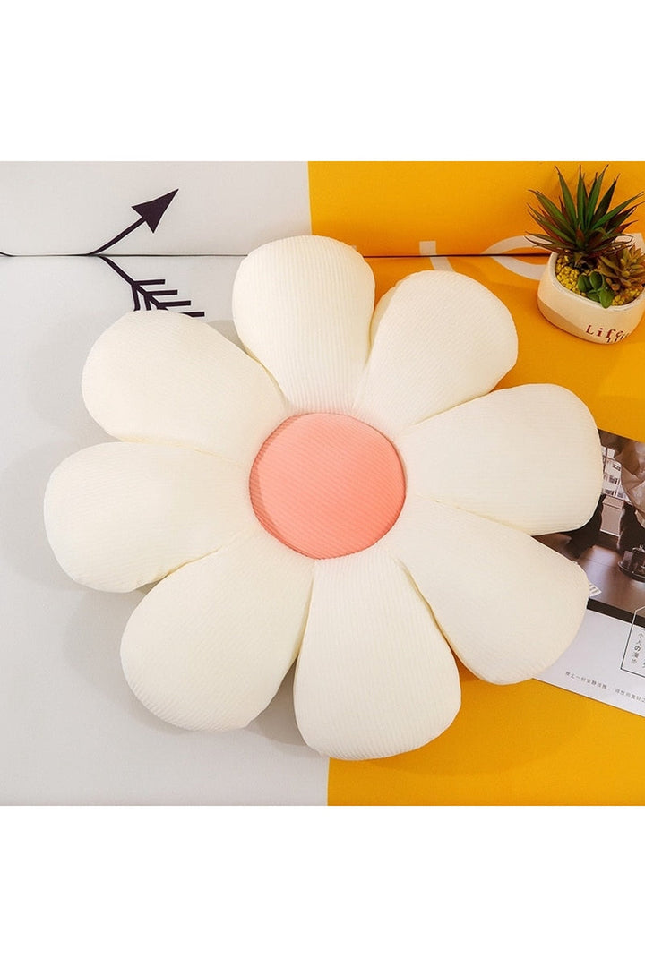 Lisslune | Daisy Pillow Design