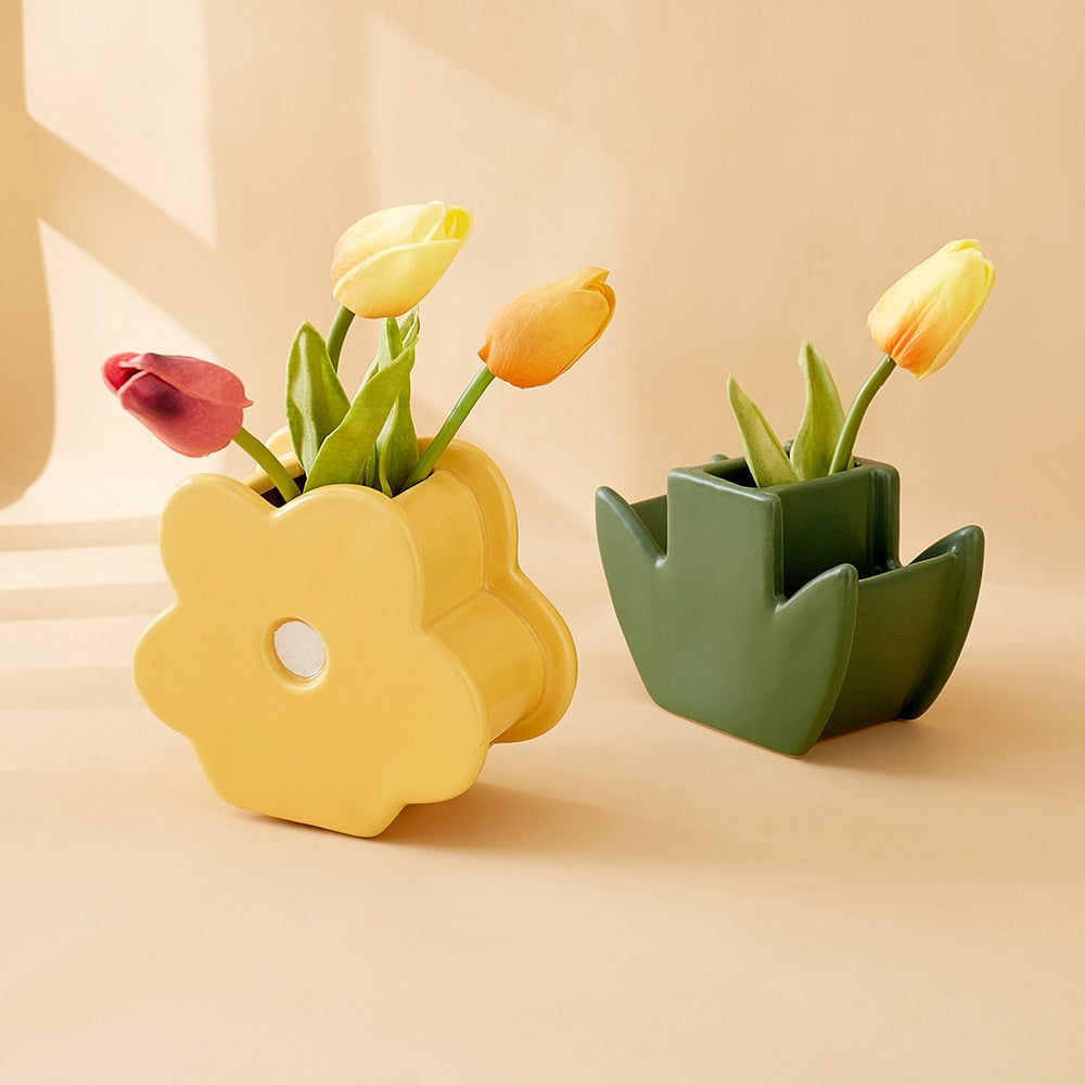 Lisslune | Nordic Bloom Vase – Vibrant decorative accent