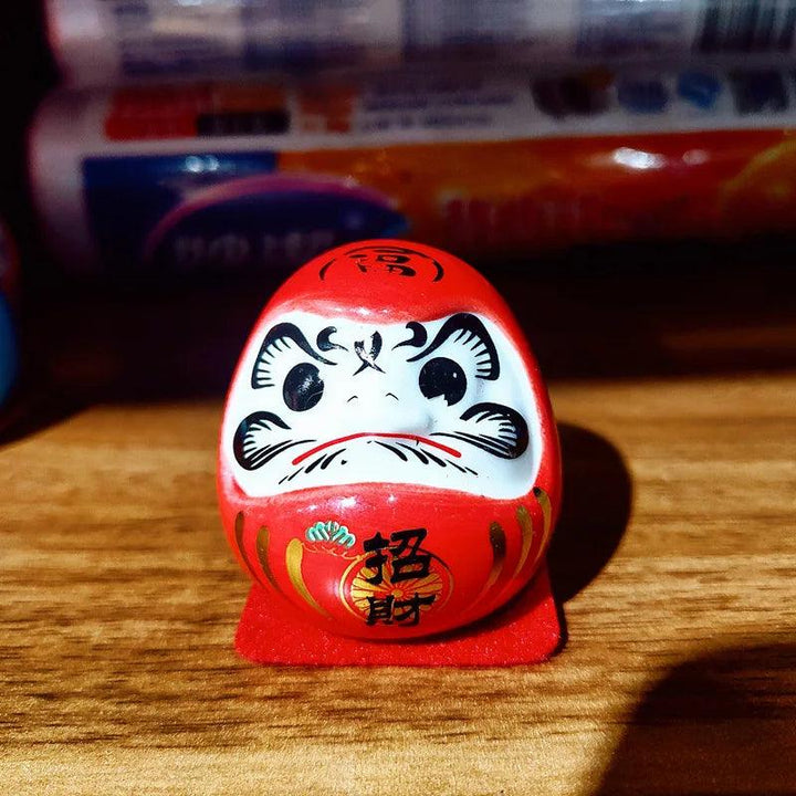 Lisslune | Charming Japanese Ceramic Lucky Cat Daruma Figurine for Home Decor and Gifts