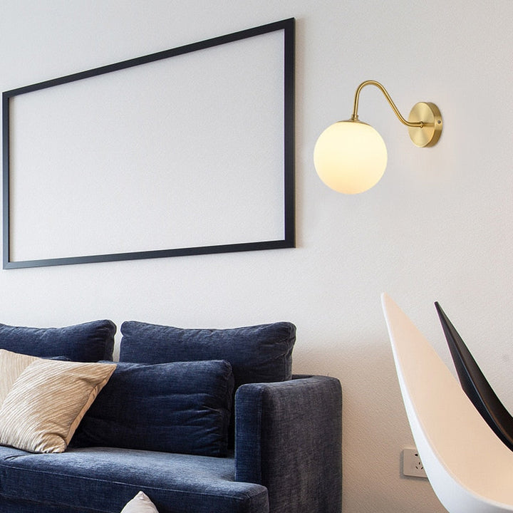 Lisslune | SphereLuxe – Scandinavian Wall Light with Adjustable Lighting
