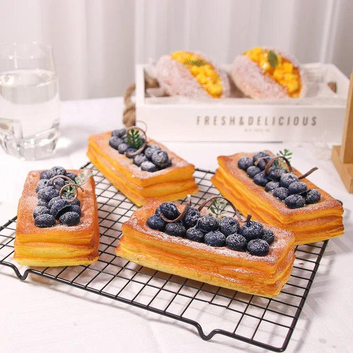 Lisslune | Realistic Blueberry Shortbread Cake Model for Stylish Photography and Home Decoration - 1PC Artificial Dessert Display