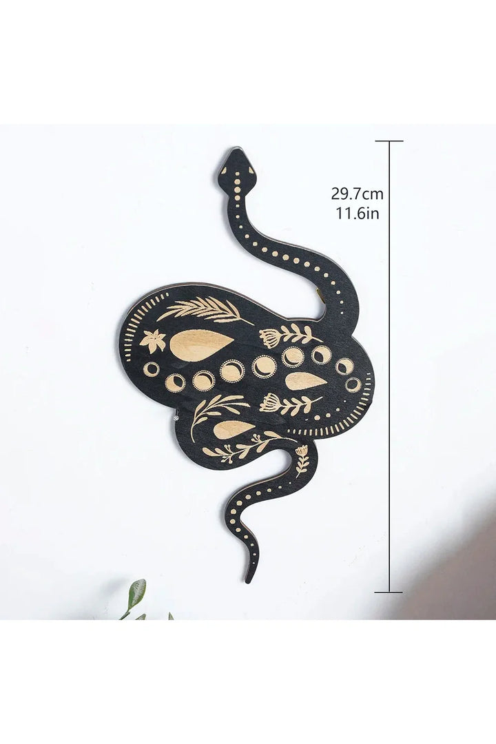 Lisslune | Snake Wand Art