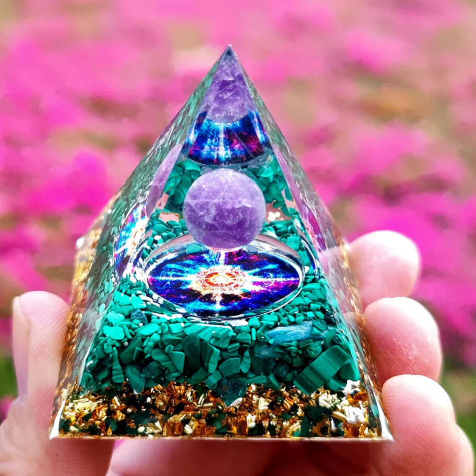 Lisslune | Orgonite Pyramid with Amethyst Pendulum – Energy, Protection and Decoration