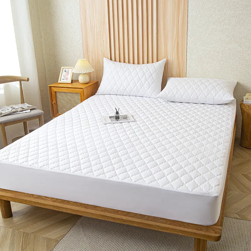 Lisslune | AquaGuard | Waterproof Mattress Protector | Breathable and Anti-Allergen