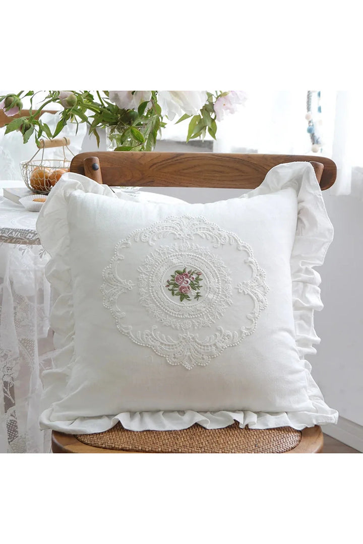 Lisslune | Lace Ruffle Protector
