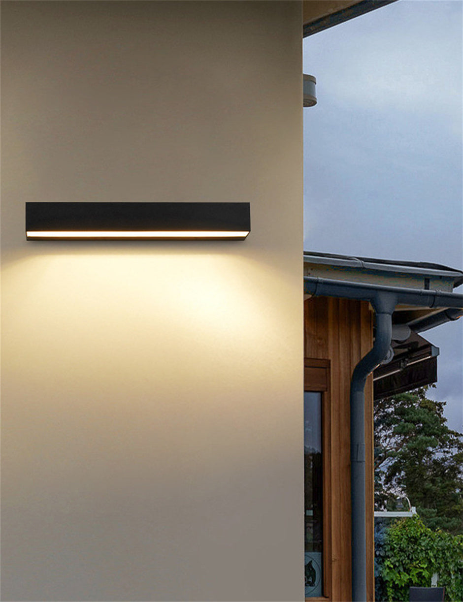 Lisslune | GardenLux – Elegant Wall Lamp for Garden with Luxurious Glow