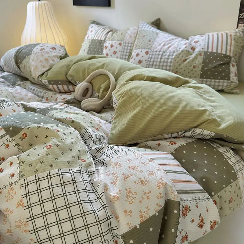 Rynx Bedding Set Duvet Cover Fresh Blue Floral. Crumpled Yann Bed Set Made of Four Parts, Washable Cotton Bed Sheets