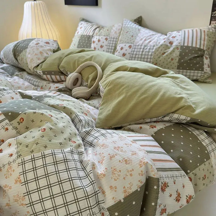 Rynx Bedding Set Duvet Cover Fresh Blue Floral. Crumpled Yann Bed Set Made of Four Parts, Washable Cotton Bed Sheets