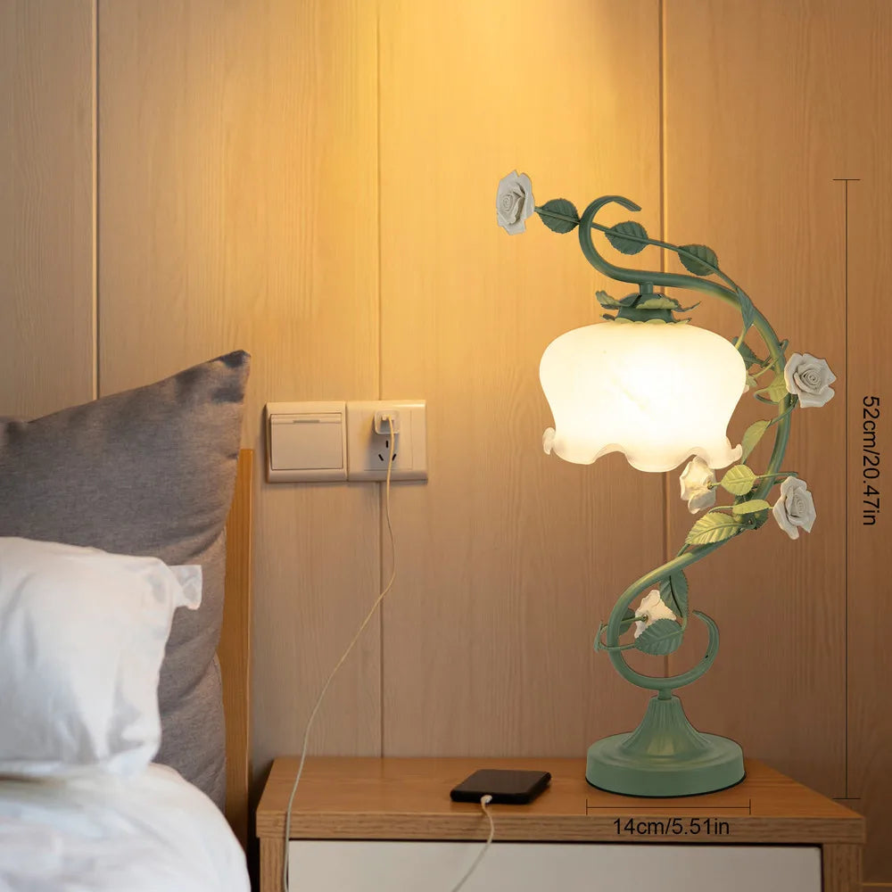 Lisslune | Artistic Nature-Themed Flower Desk Lamp