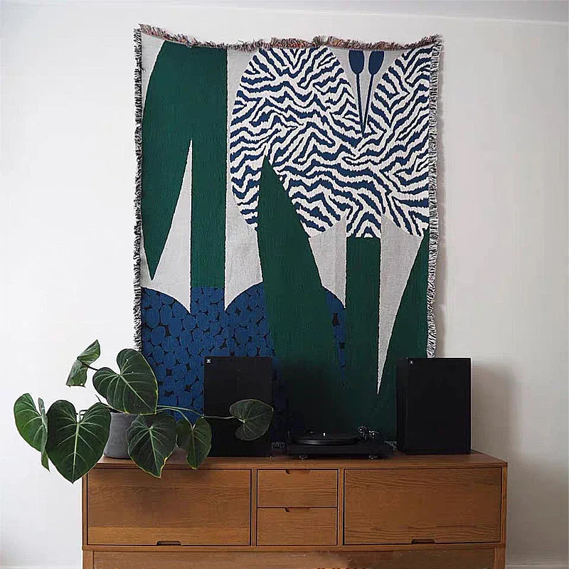 Lisslune | nature-inspired tapestry blanket