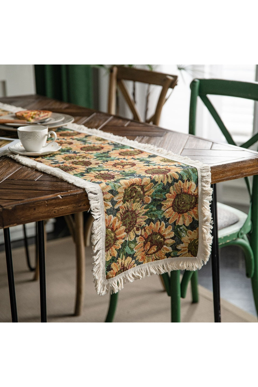 Lisslune | Table Runner - Light Academia