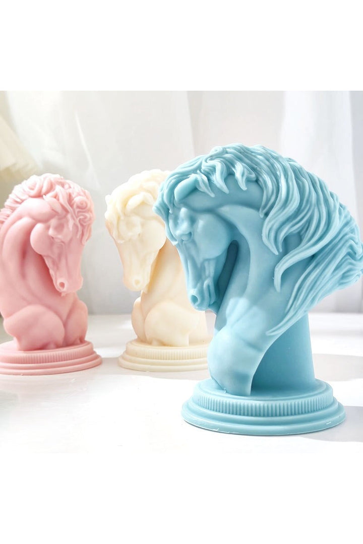 Lisslune | War Horse Head Candle Shape