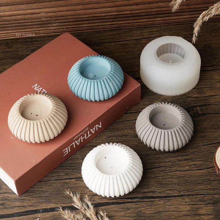 Lisslune | Versatile round silicone mold for crafting personalized concrete candle holders and incense holders - Ideal for DIY home decor projects
