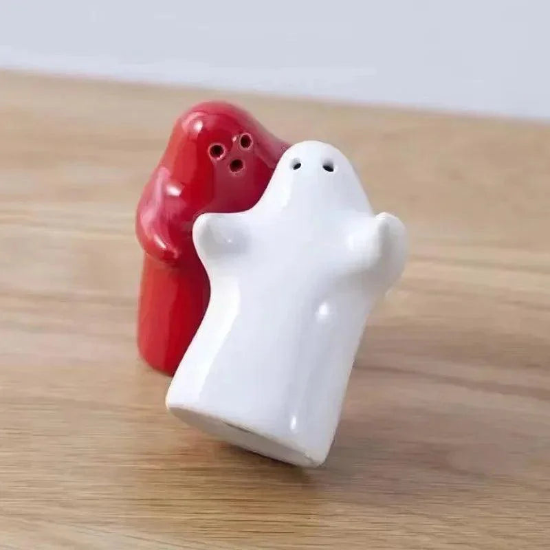 Lisslune | Playful Ceramic Ghost Mini Salt and Pepper Shakers - Perfect Nordic Wedding Gift