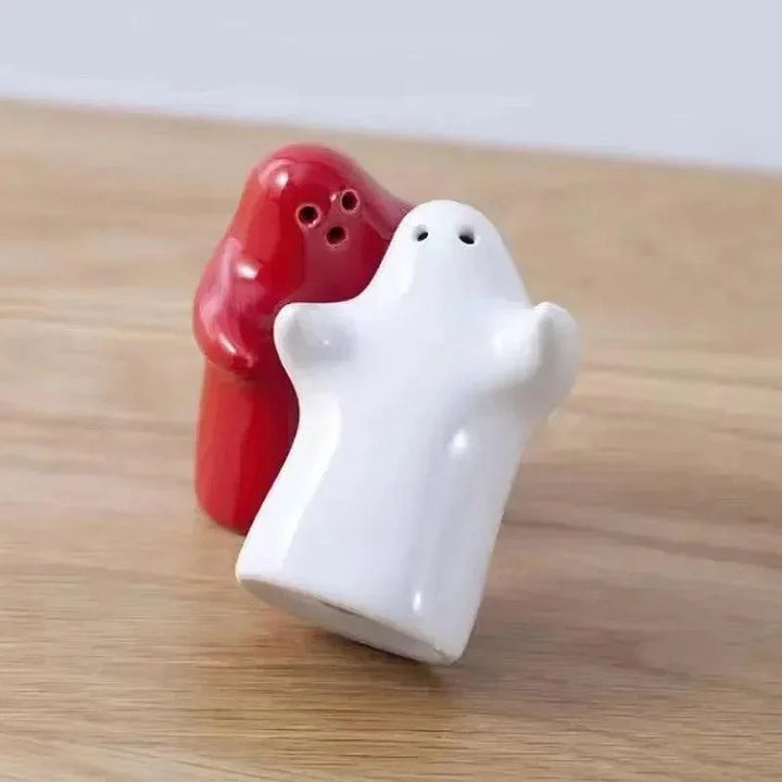 Lisslune | Playful Ceramic Ghost Mini Salt and Pepper Shakers - Perfect Nordic Wedding Gift