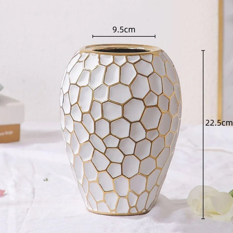 Lisslune | GoldenPattern | Ceramic Vase with Luxurious Gold Accents – Modern Decorative Home Piece
