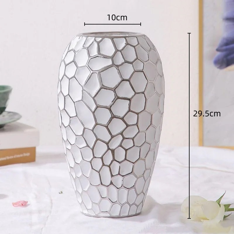 Lisslune | GoldenPattern | Ceramic Vase with Luxurious Gold Accents – Modern Decorative Home Piece