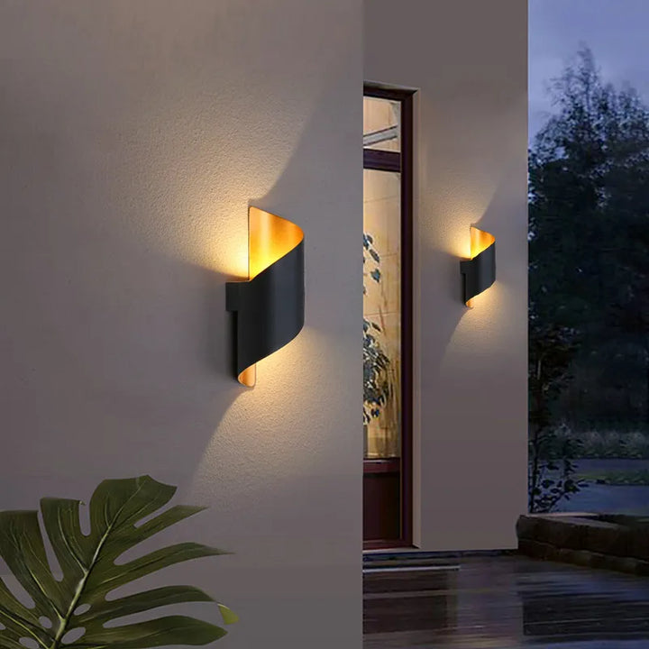 Lisslune | IronEdge – Modern Wall Light Crafted from Iron and Acrylic