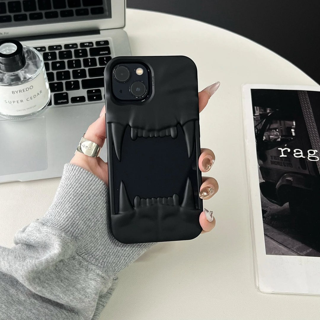 Lisslune | 3D Canine Tooth Hollow Wärmeableitende Handyhülle für iPhone 16 15 14 13 12 11 Pro Max Stoßfest elektroplattierte weiche Luxusabdeckung