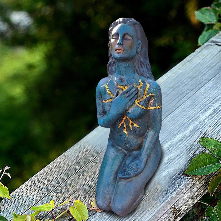 Lisslune | Healing Goddess Sculpture: Resin abstract