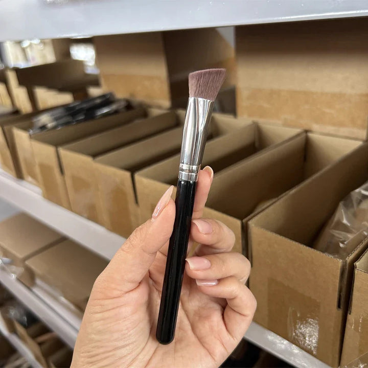 Rynx | 1PC Triangular Concealer Brush For Acne Dark Circles Tear Trough Angle Brush Height Brush Face Contour Brush Foundation Brush