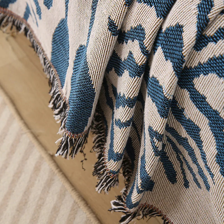 Lisslune | nature-inspired tapestry blanket