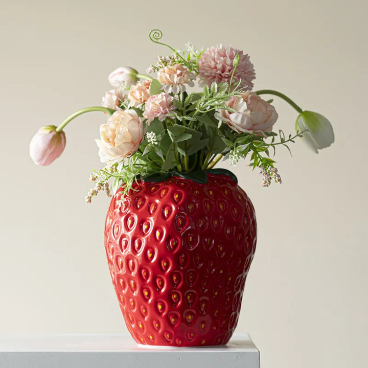 Lisslune | Ugly Strawberry Vase