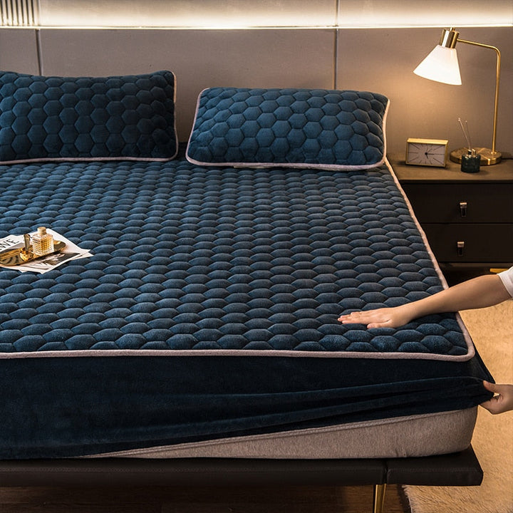 Lisslune | Elegant Velvet Thick Mattress Cover