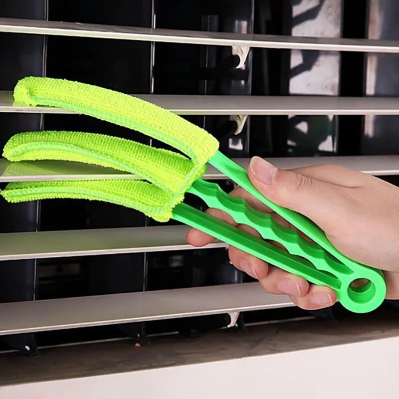 Lisslune | Cleaning brush for blinds, shades, and slats