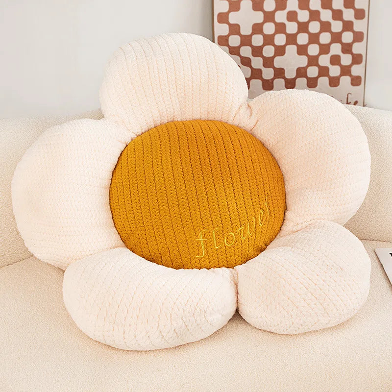 Lisslune | Fluffy Daisy Cushion