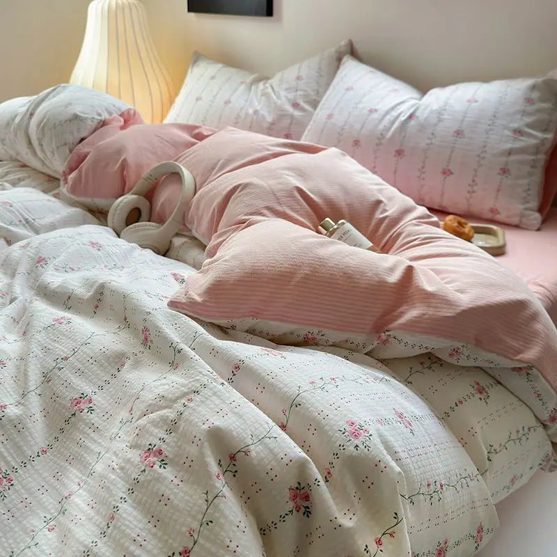 Rynx Bedding Set Duvet Cover Fresh Blue Floral. Crumpled Yann Bed Set Made of Four Parts, Washable Cotton Bed Sheets