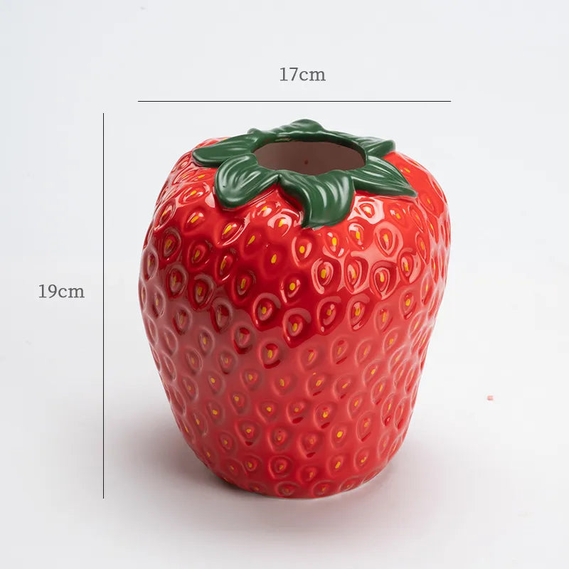 Lisslune | Ugly Strawberry Vase