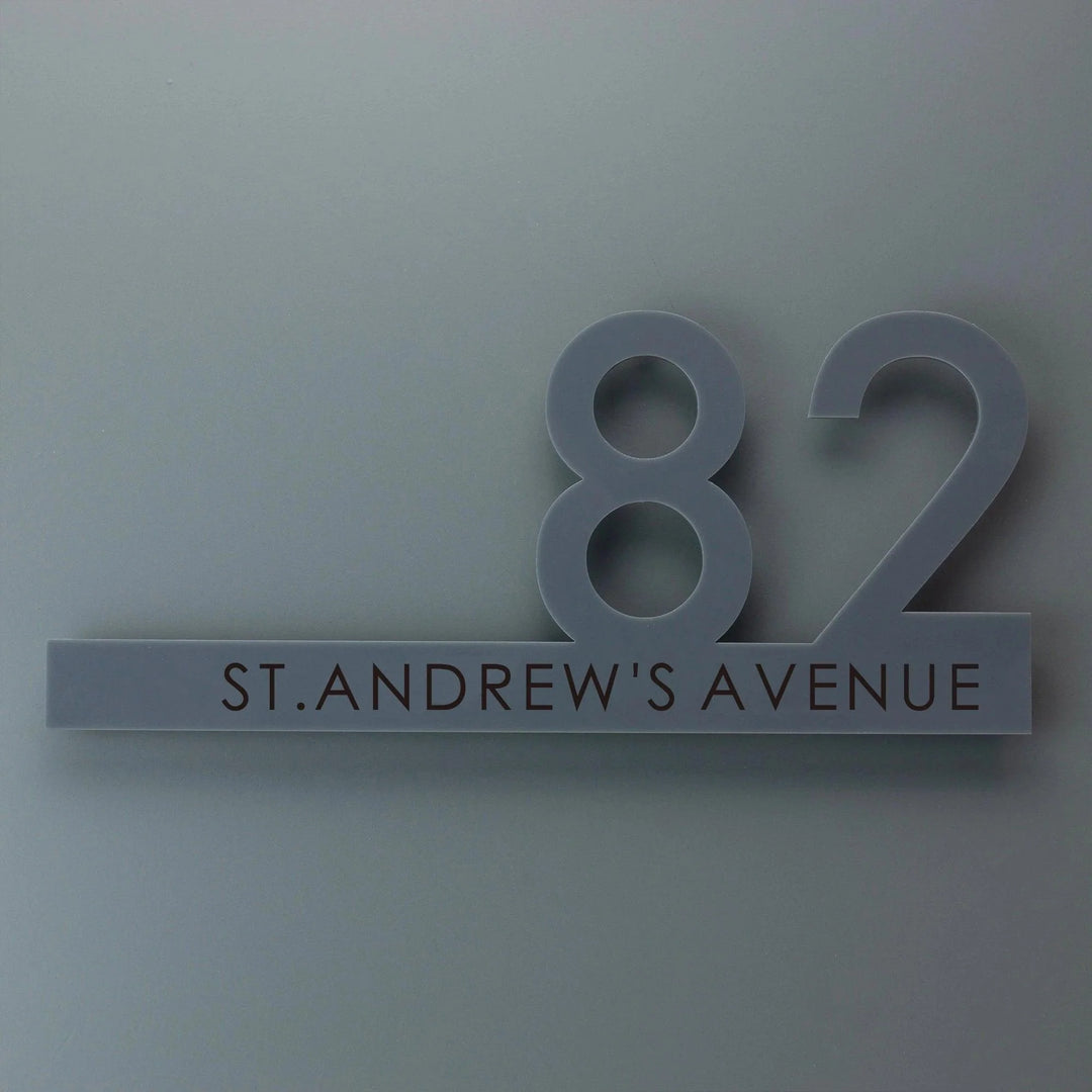 Lisslune | Personalized elegant acrylic house number sign - modern and weatherproof