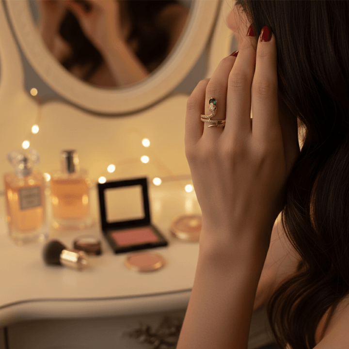 Lisslune | Stainless Steel Snake Ring with Zirconia as a Symbol of Transformation