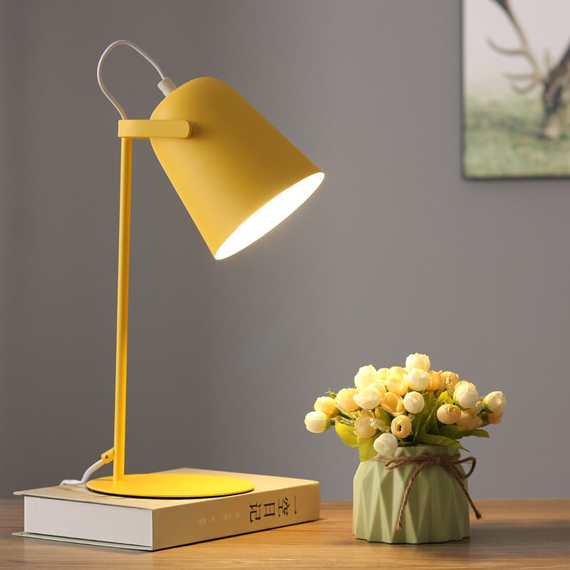 Lisslune | LumiTouch – Minimalist Table Lamp with Tripod Base and Touch Control