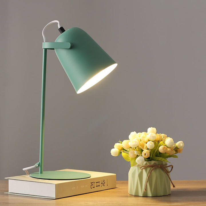 Lisslune | LumiTouch – Minimalist Table Lamp with Tripod Base and Touch Control