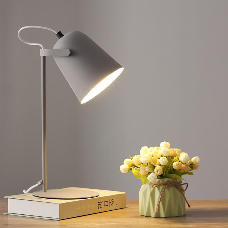 Lisslune | LumiTouch – Minimalist Table Lamp with Tripod Base and Touch Control
