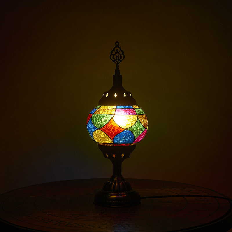 Lisslune | Traditional Tiffany romantic oval iron enameled 1-light table lamp for the bedroom