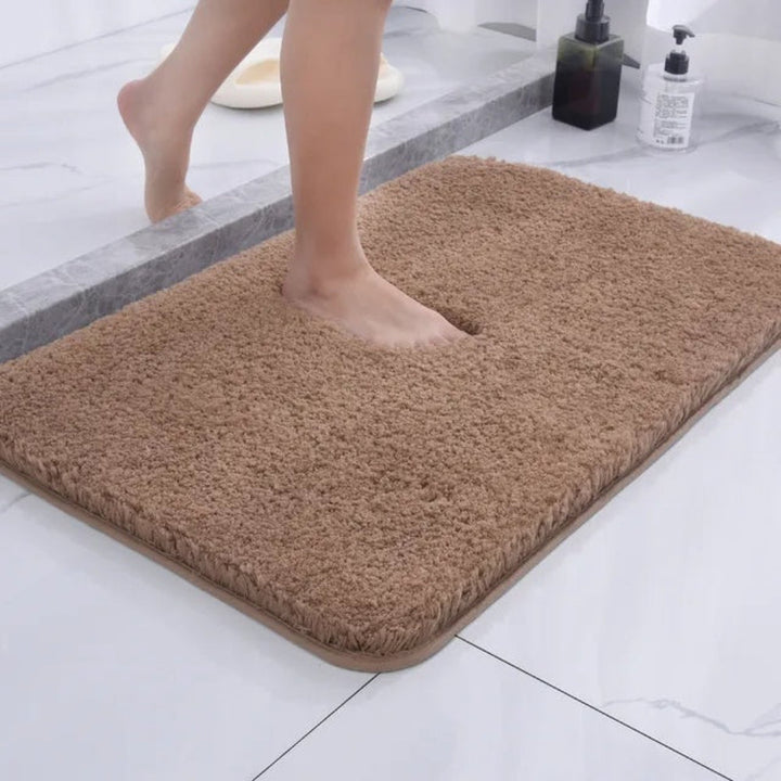 Lisslune | Ultra-soft fur bath mat for a cozy bathroom feel