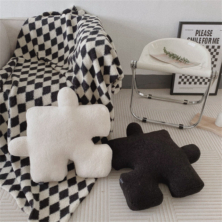 Lisslune | Black-White Cushion Set