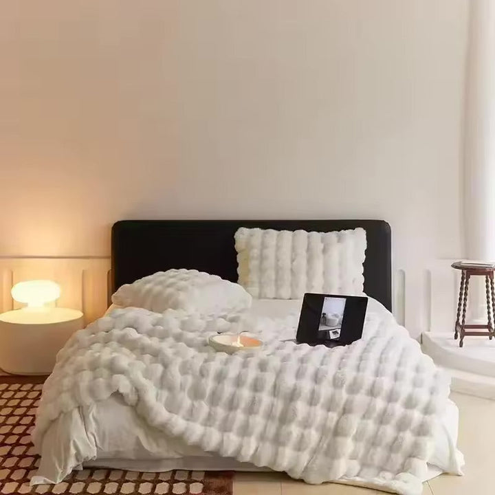 Lisslune | CloudNine - Plush rug and pillow set