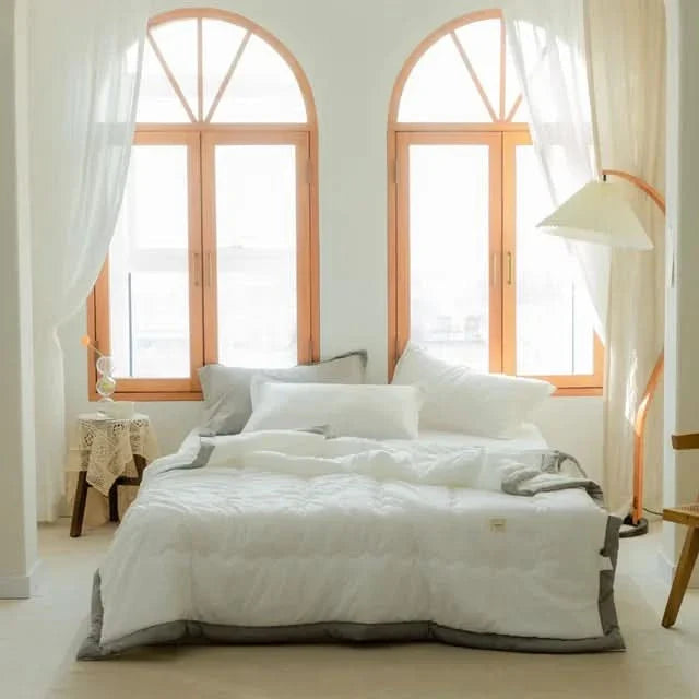Lisslune | ComfyLux - Premium Lightweight Blanket