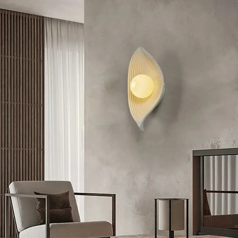 Lisslune | Wall lamp LED leaf gold Elegant