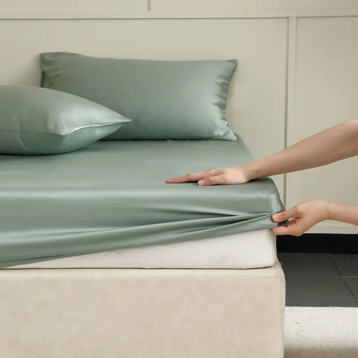 Lisslune | SilkDreams Mulberry Silk Bed Sheet | Breathable | Hypoallergenic | Luxury Bedding for Your Home