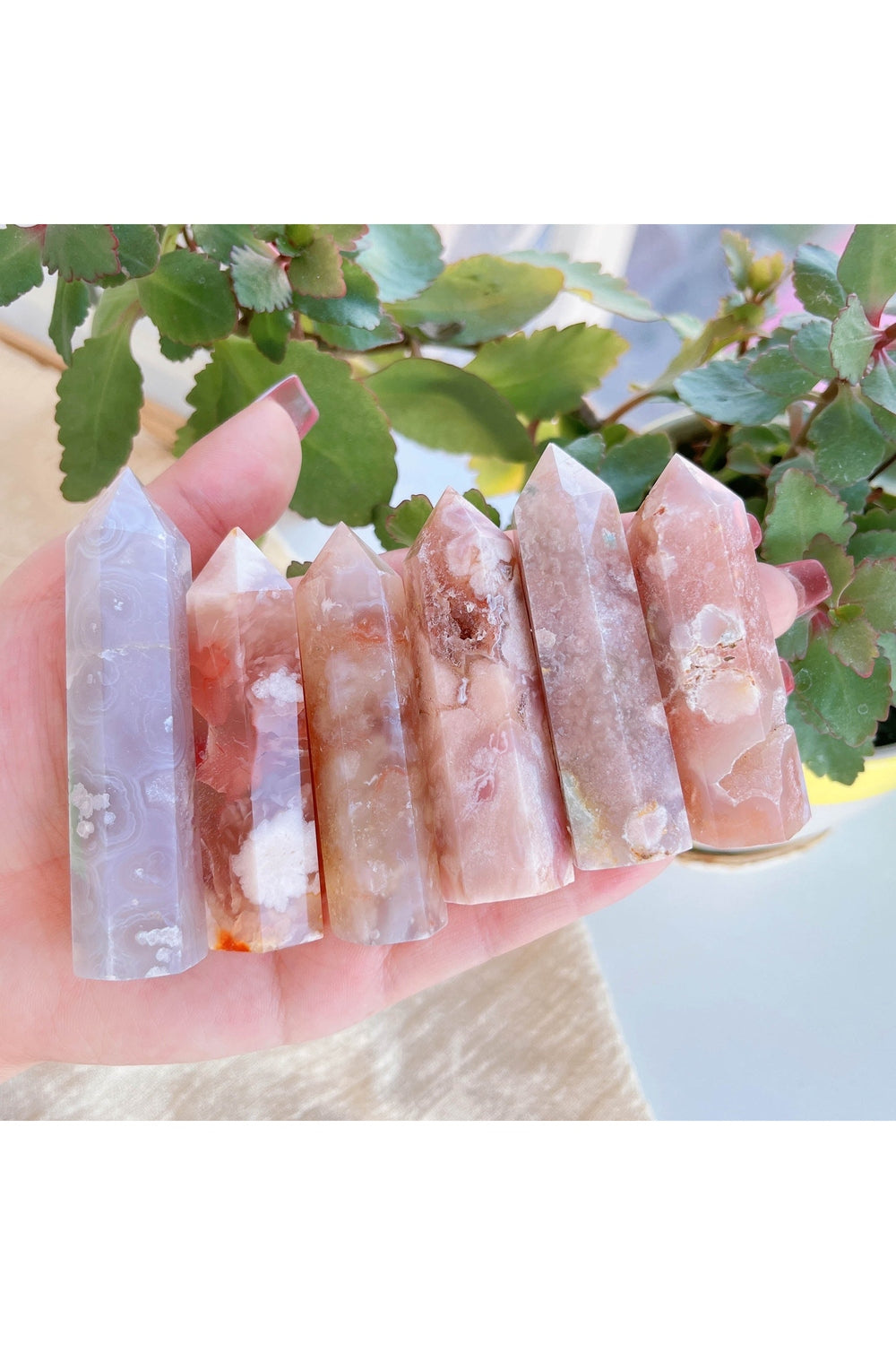 Lisslune | Agate gemstone display tower