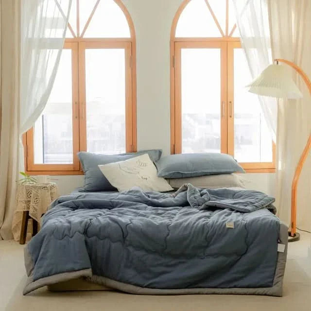 Lisslune | ComfyLux - Premium Lightweight Blanket